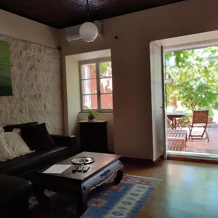 Townhome With Private Garden تافيرا