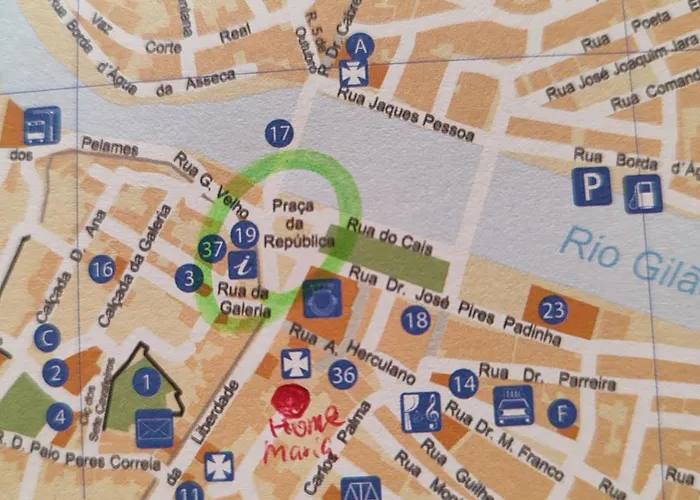 Townhome With Private Garden بيت خشبي *