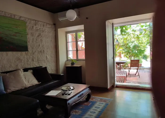 Townhome With Private Garden تافيرا