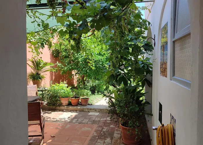 Townhome With Private Garden * تافيرا