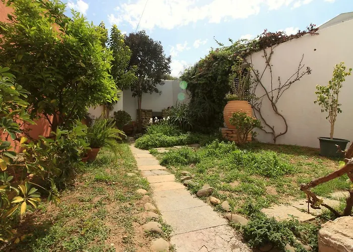 Townhome With Private Garden *