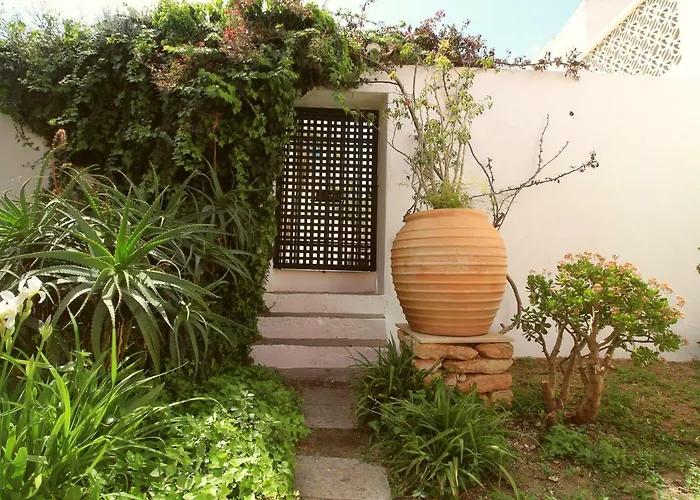 山林小屋 Townhome With Private Garden 塔维拉