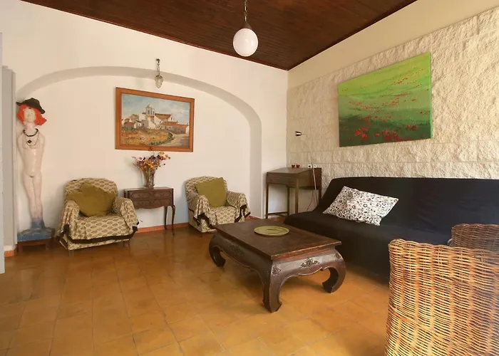 بيت خشبي Townhome With Private Garden